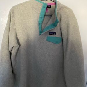Patagonia fleece pullover size large. Never worn